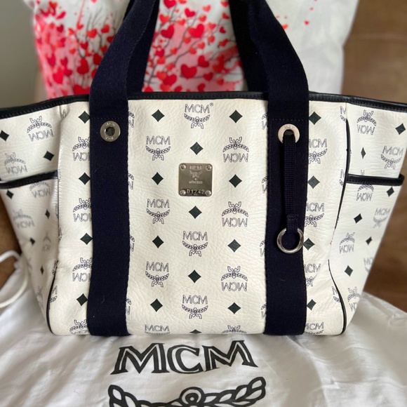 Almost New, Pre-Loved MCM Visetos Leather Tote Bag in White - Picture 2 of 12